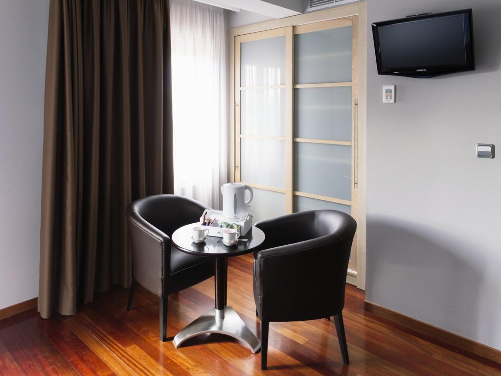 Hotel Valencia Ferrol Exterior foto